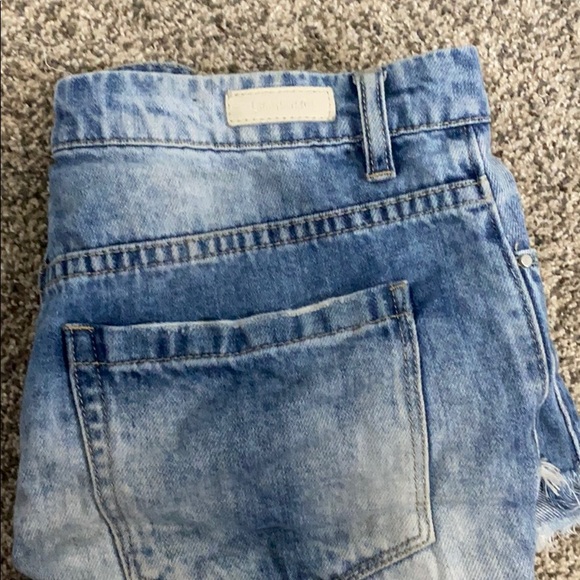 BLANK NYC jean shorts - Picture 2 of 2